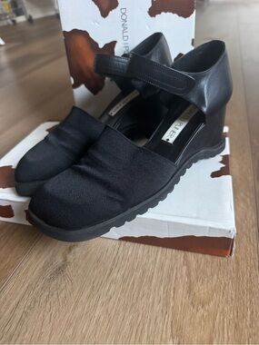 Donald J. Pliner Black Mary Jane Wedge
